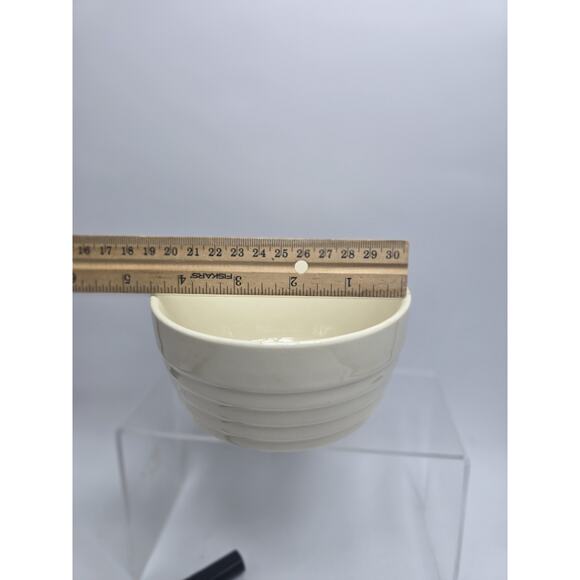 Vintage Beehive Cream Cereal/Berry Pottery Bowl - 4-1/2" Diameter, Marked USA - Picture 3 of 4